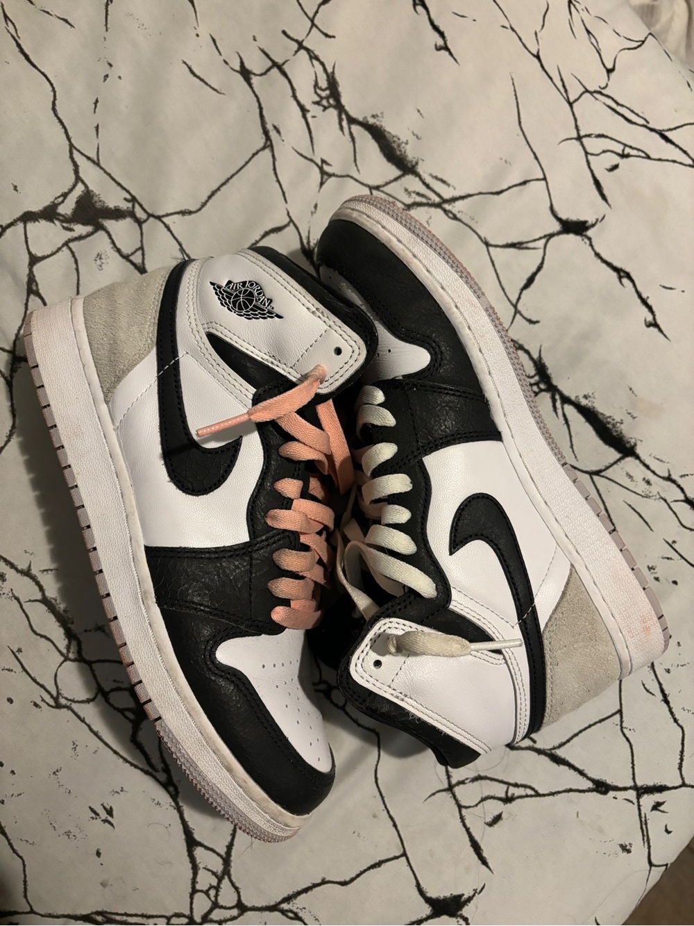 Jordan Air Jordan 1 Mid White Black Pink Accents